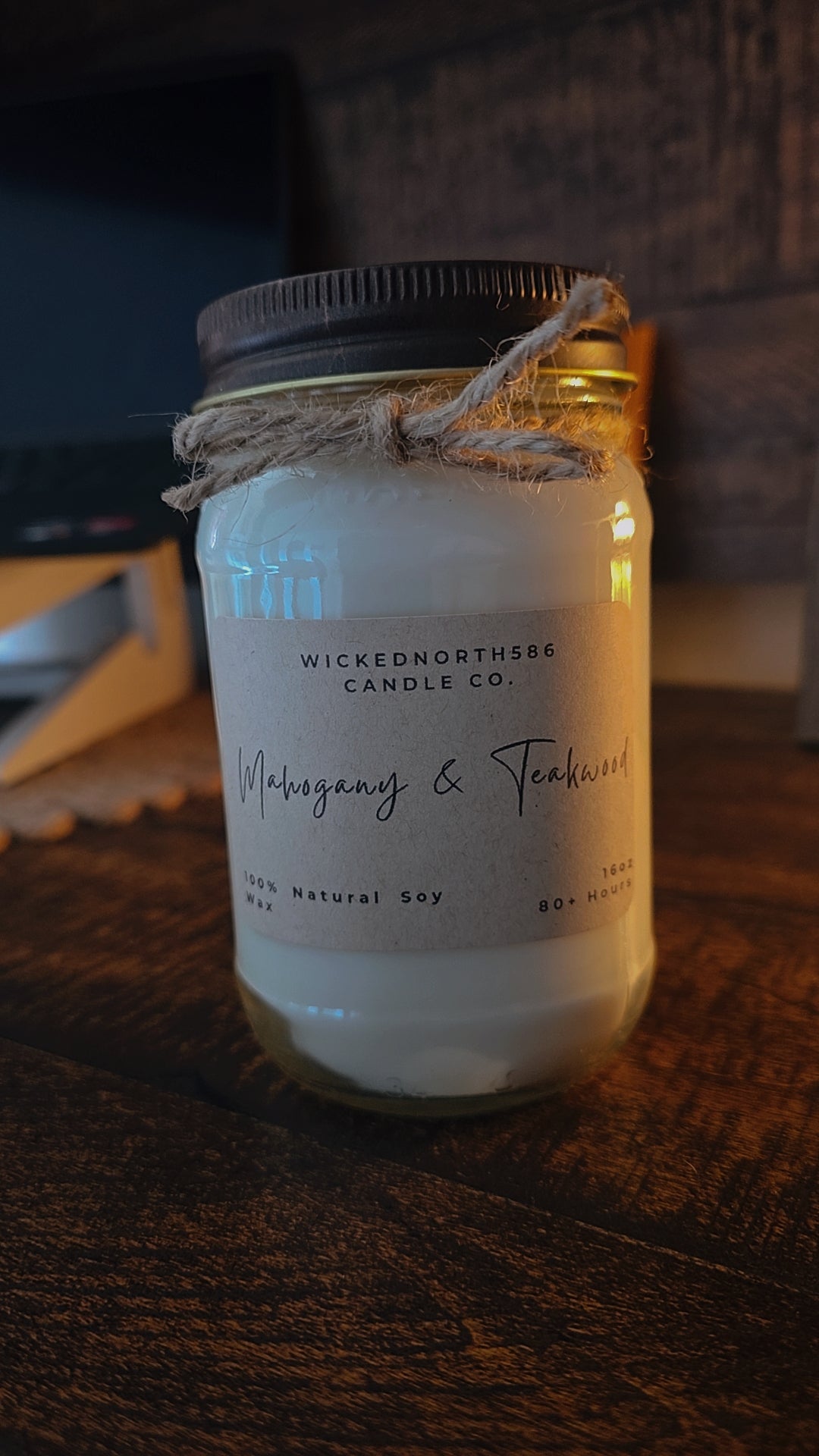 Mahogany & Teakwood 16oz Candle